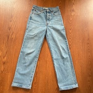 Levi’s Ribcage Jeans size 24 light wash